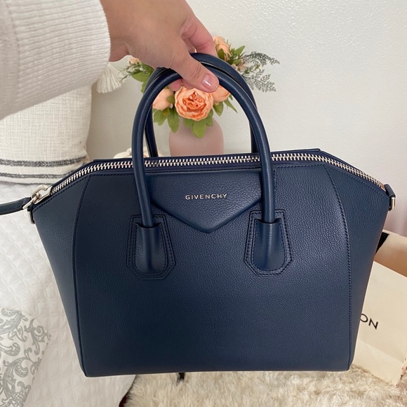 ❌SOLD❌NWT Givenchy Medium Antigona Leather Satchel - Picture 3 of 16